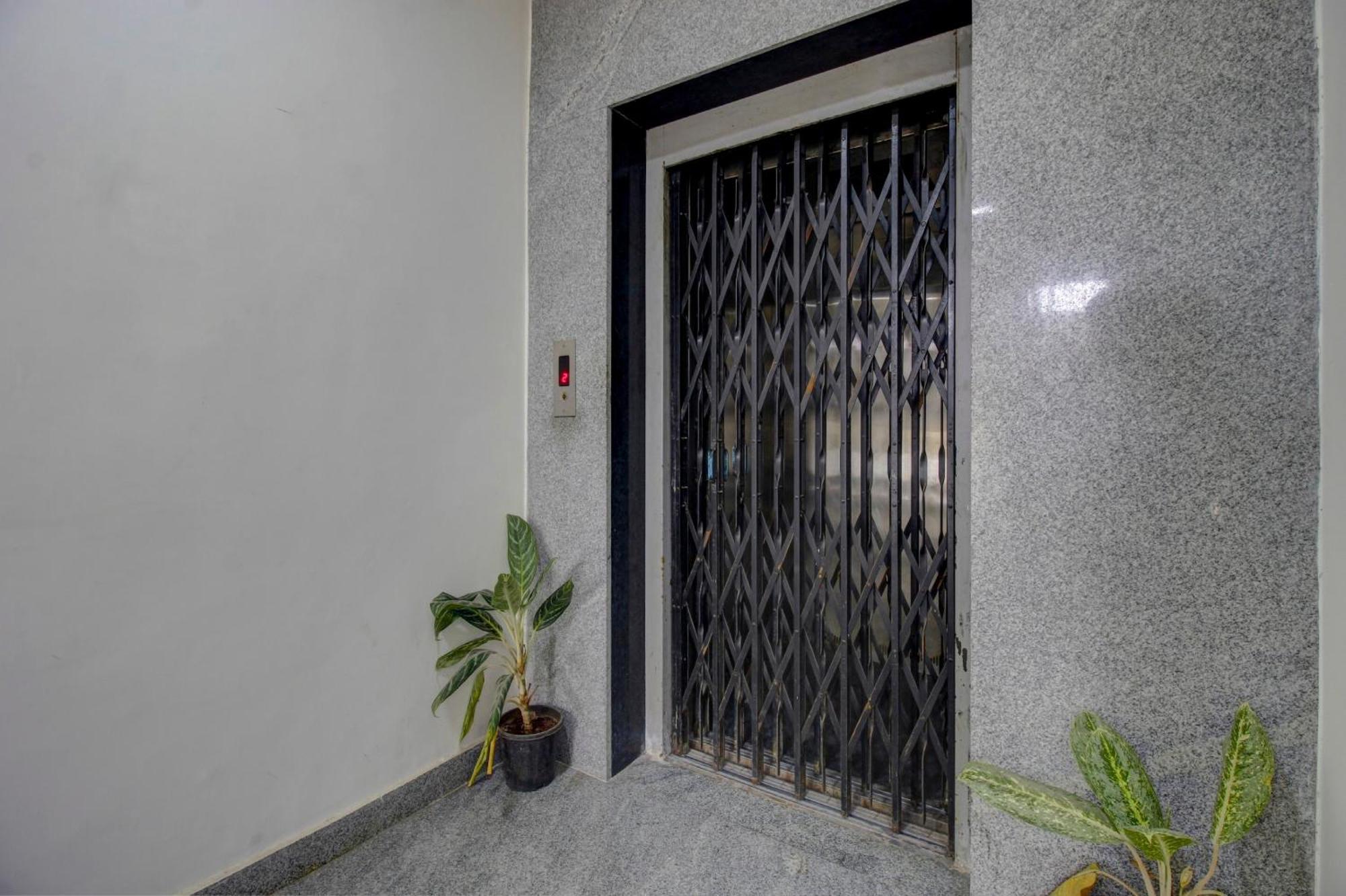 Hotel O Stay U Like Hotel'S Hyderabad Exterior foto