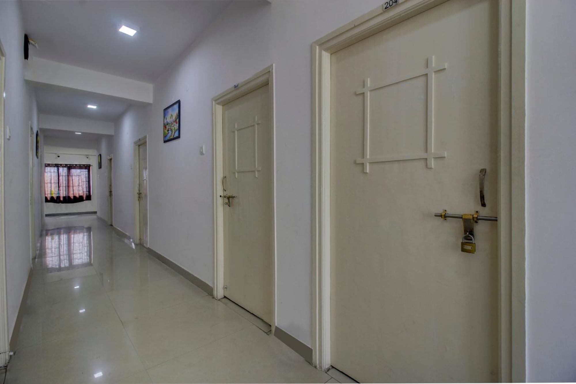 Hotel O Stay U Like Hotel'S Hyderabad Exterior foto