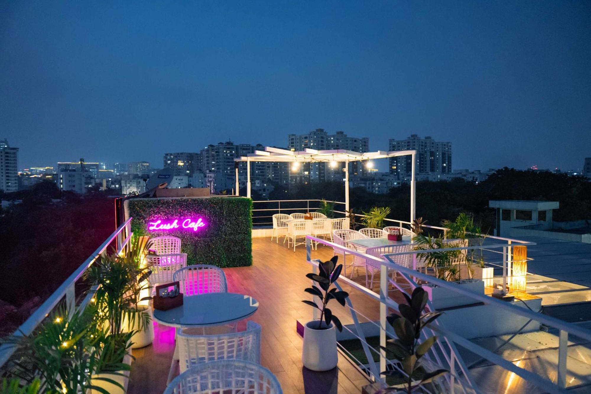 Hotel O Stay U Like Hotel'S Hyderabad Exterior foto